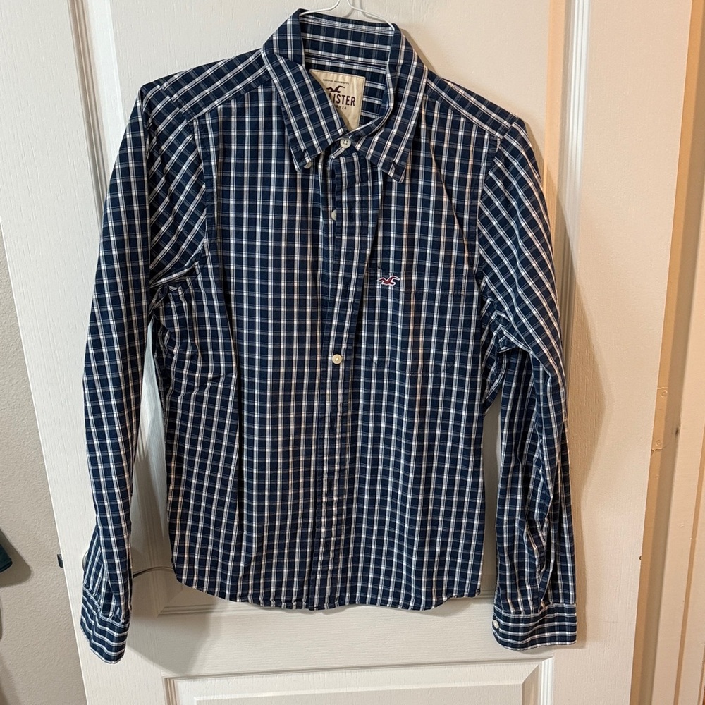 Hollister Men's Navy Plaid Button-Down Shirt